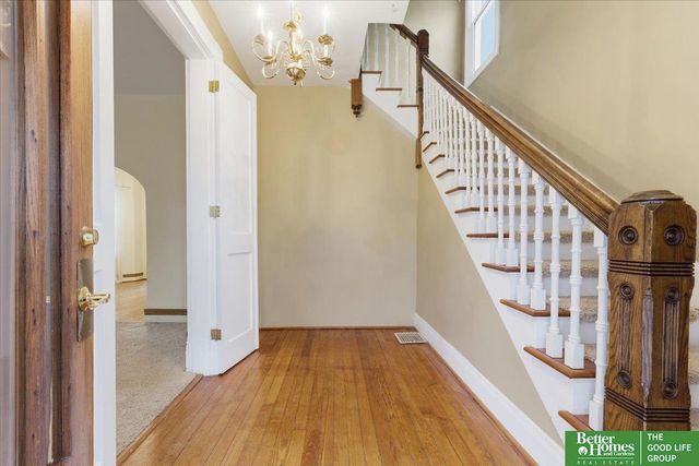 2204 N 48 Street, Omaha, NE 68104