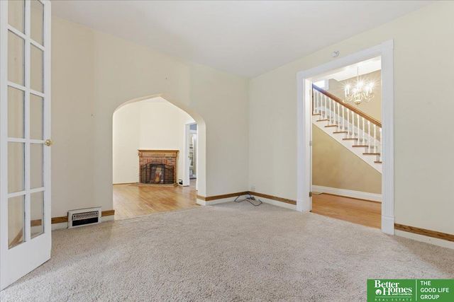 2204 N 48 Street, Omaha, NE 68104