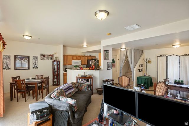 6633 W IVY GABLE DR, West Jordan, UT 84081