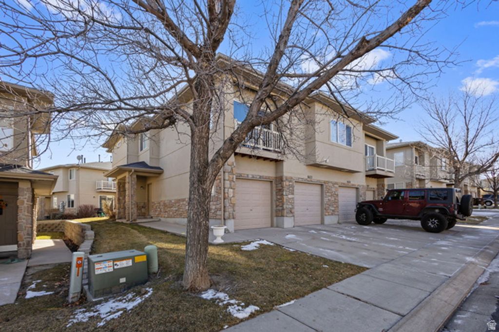 6633 W IVY GABLE DR, West Jordan, UT 84081