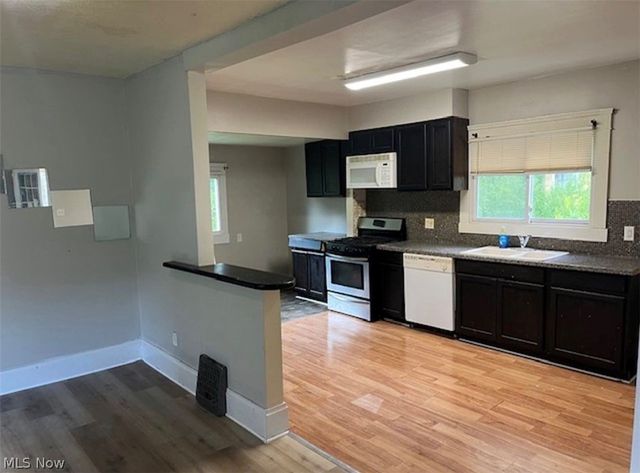 844 Sumner Street, Akron, OH 44311