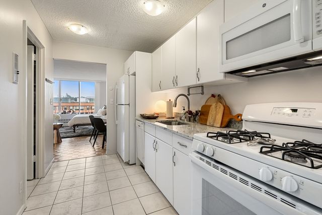 44 Washington St 915, Brookline, MA 02445