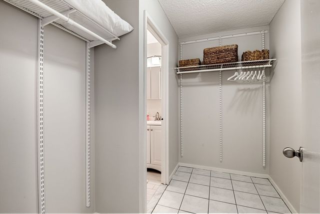 44 Washington St 915, Brookline, MA 02445