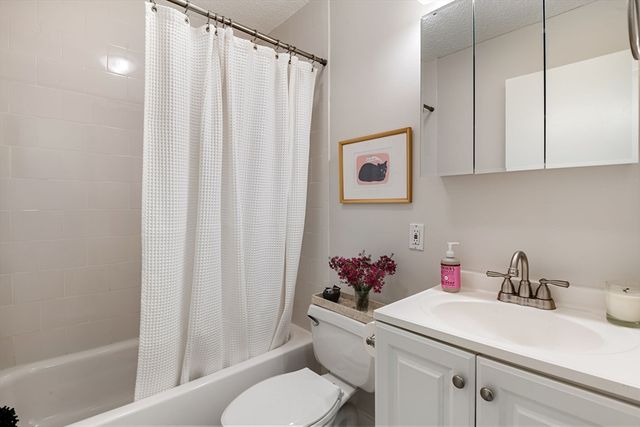 44 Washington St 915, Brookline, MA 02445