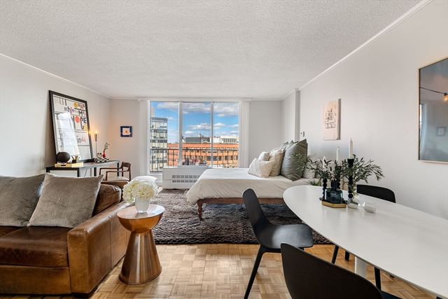 44 Washington St 915, Brookline, MA 02445