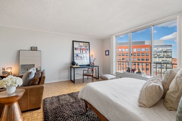 44 Washington St 915, Brookline, MA 02445