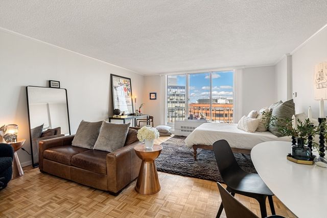 44 Washington St 915, Brookline, MA 02445