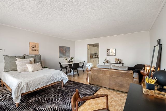 44 Washington St 915, Brookline, MA 02445