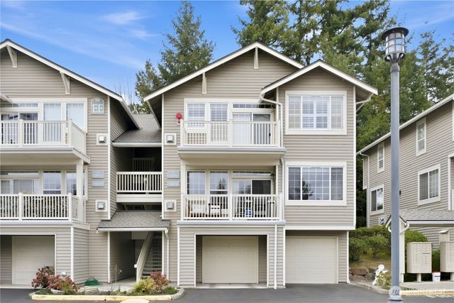 18676 NE 56th Court, Redmond, WA 98052