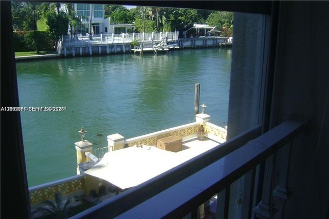 4812 Pine Tree Drive 201, Miami Beach, FL 33140