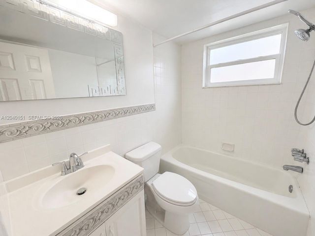 5771 SW 36th Court 301, Davie, FL 33314