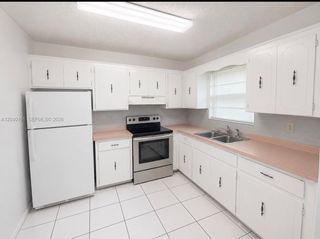 5771 SW 36th Court 301, Davie, FL 33314