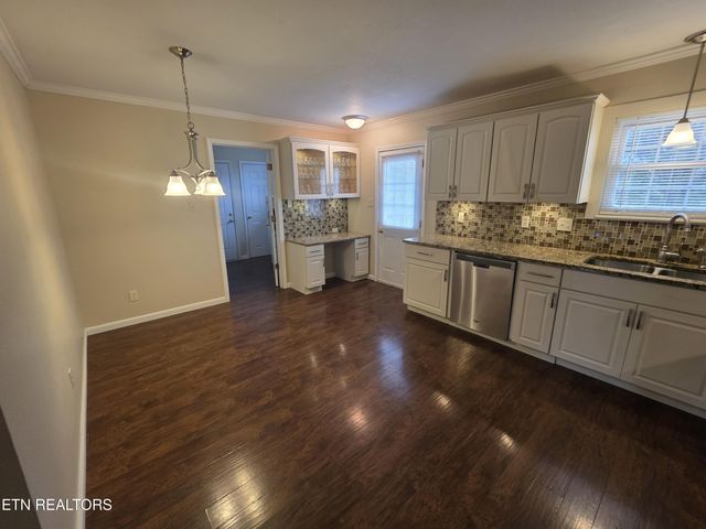 1750 Meadow Ridge Circle, Sevierville, TN 37862