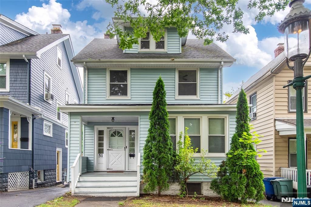 51 Riggs Place 2nd Floor, South Orange Village, NJ 07079