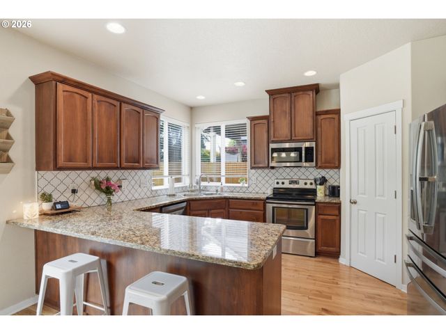 11305 Nw 2ND Ct, Vancouver, WA 98685