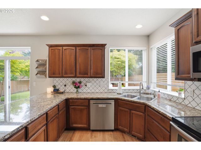 11305 Nw 2ND Ct, Vancouver, WA 98685