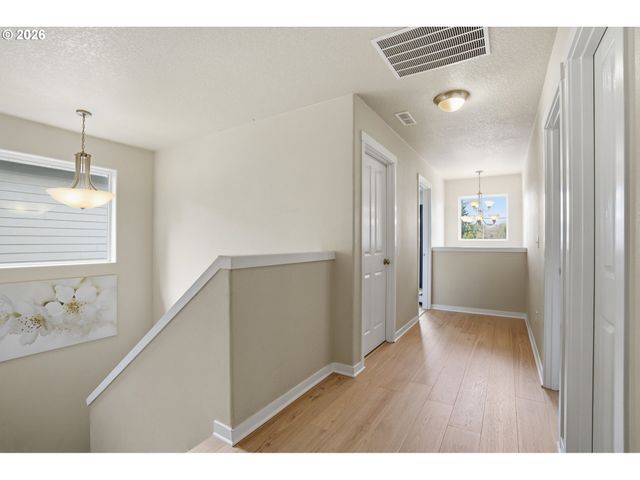 11305 Nw 2ND Ct, Vancouver, WA 98685
