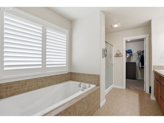 11305 Nw 2ND Ct, Vancouver, WA 98685