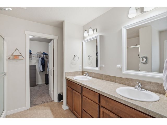 11305 Nw 2ND Ct, Vancouver, WA 98685