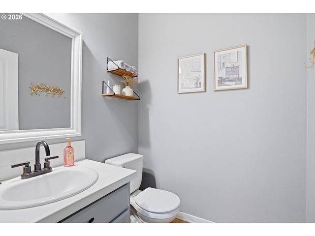 11305 Nw 2ND Ct, Vancouver, WA 98685