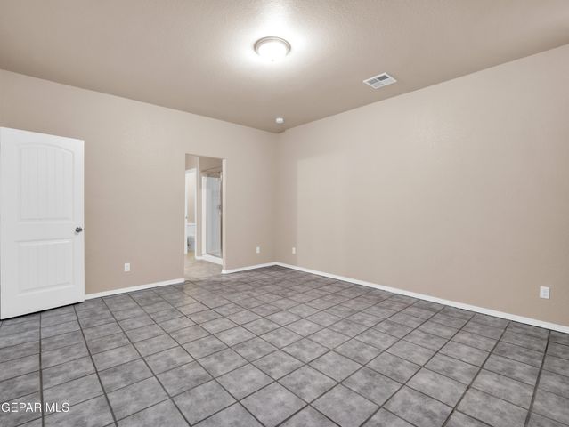 12400 CHAMBERLAIN Drive, Horizon City, TX 79928