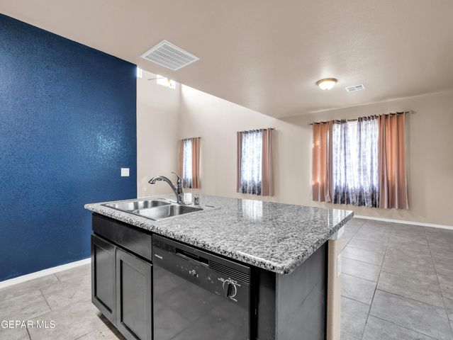 12400 CHAMBERLAIN Drive, Horizon City, TX 79928