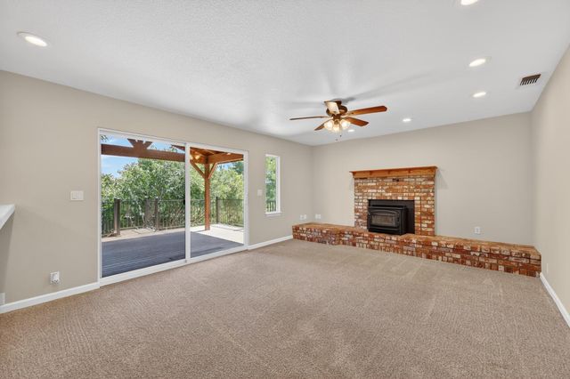 3432 Fernbrook Ct, Cameron Park, CA 95682