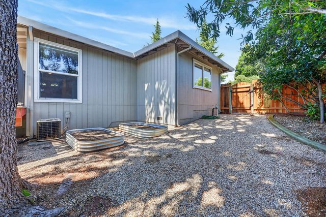 3432 Fernbrook Ct, Cameron Park, CA 95682
