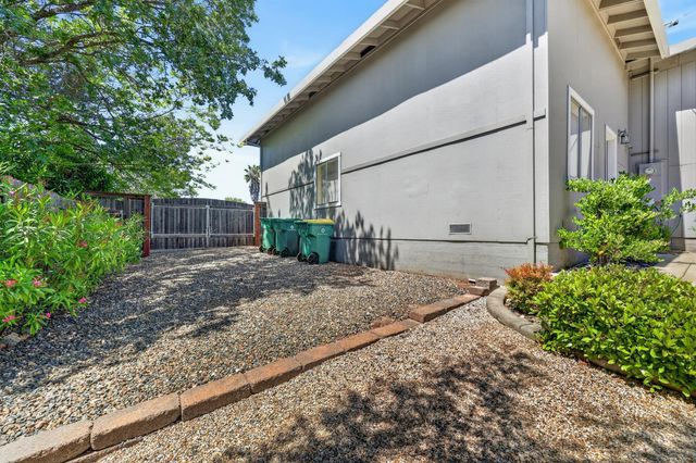 3432 Fernbrook Ct, Cameron Park, CA 95682