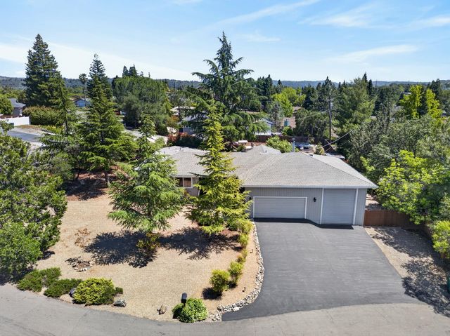 3432 Fernbrook Ct, Cameron Park, CA 95682