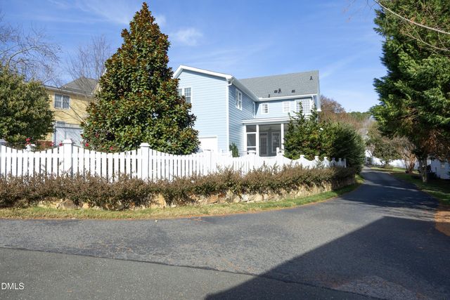 520 Highgrove Drive, Chapel Hill, NC 27516