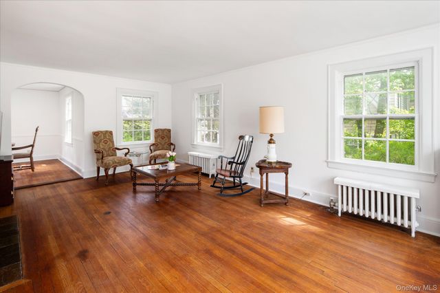 6 Helena Avenue, White Plains, NY 10605