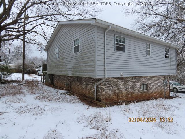 5247 Silverado Lane, Cross Lanes, WV 25313