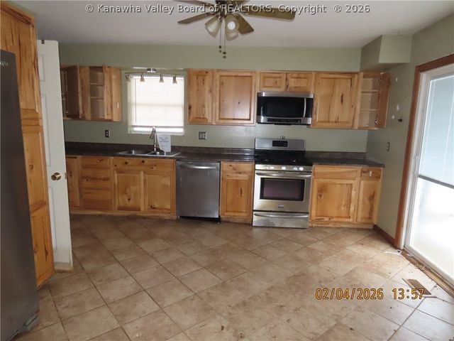 5247 Silverado Lane, Cross Lanes, WV 25313