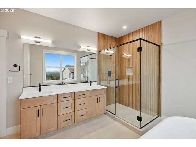 8819 Sw 176TH Ave, Beaverton, OR 97007