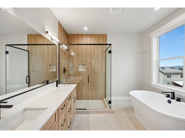 8819 Sw 176TH Ave, Beaverton, OR 97007