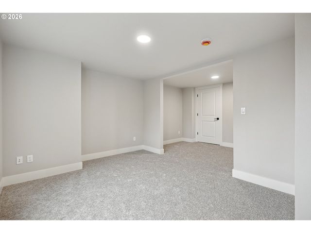 8819 Sw 176TH Ave, Beaverton, OR 97007