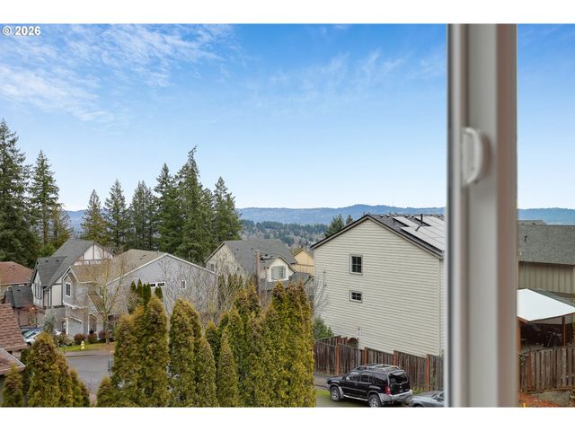 8819 Sw 176TH Ave, Beaverton, OR 97007