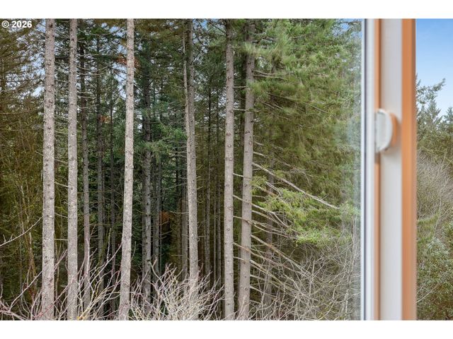 8819 Sw 176TH Ave, Beaverton, OR 97007