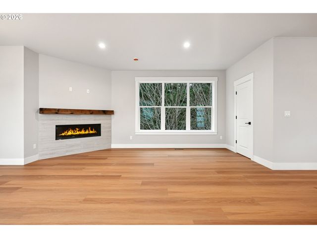 8819 Sw 176TH Ave, Beaverton, OR 97007