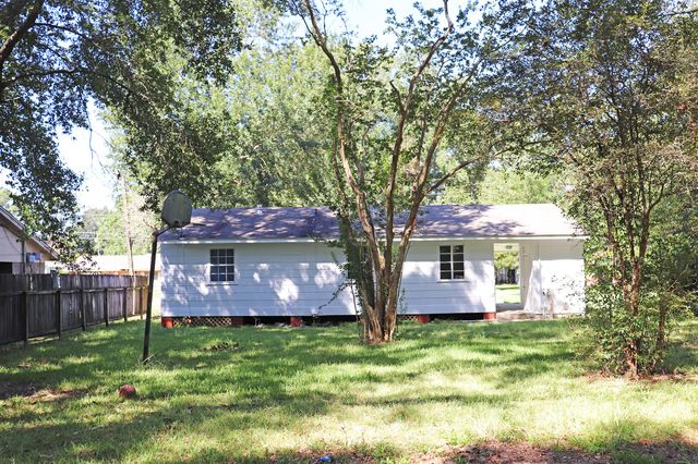 101 Smith St., Petal, MS 39465