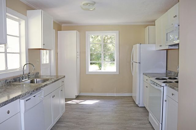 101 Smith St., Petal, MS 39465