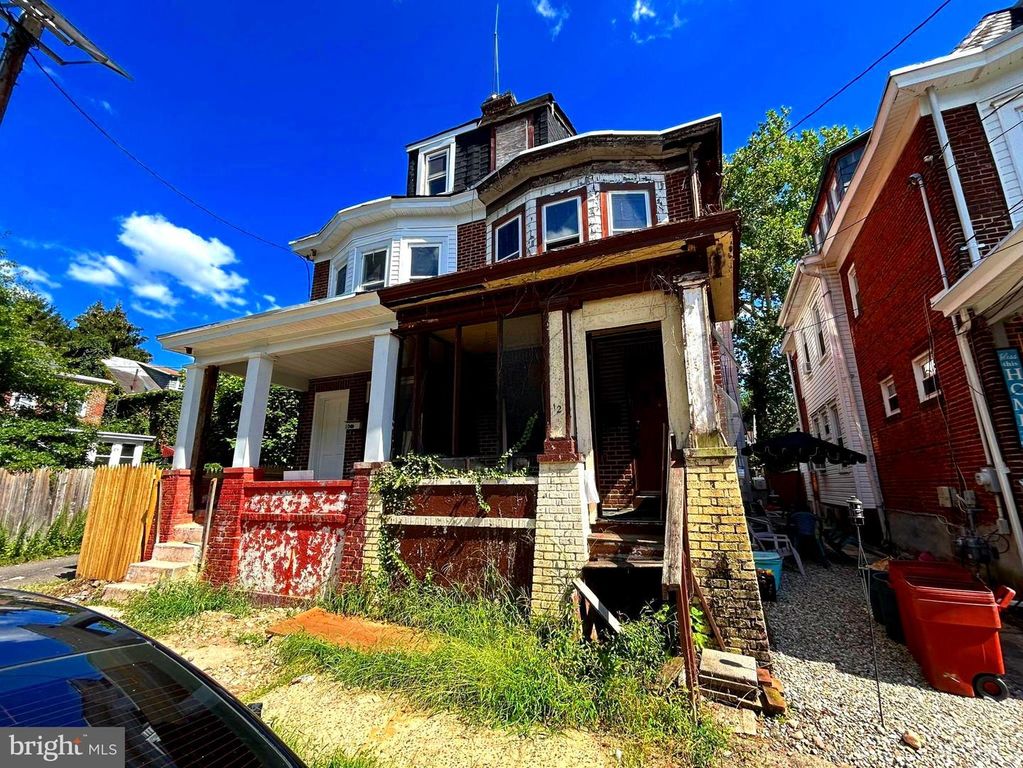 12 LASALLE AVE, Trenton, NJ 08618