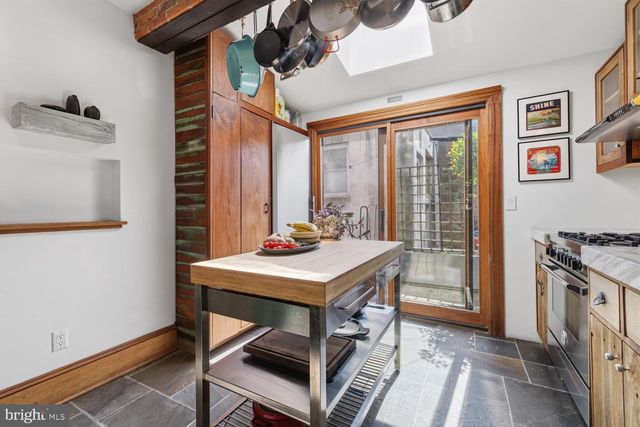 1205 S 8TH ST, Philadelphia, PA 19147