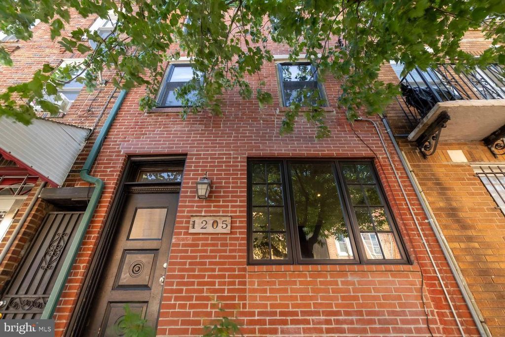 1205 S 8TH ST, Philadelphia, PA 19147