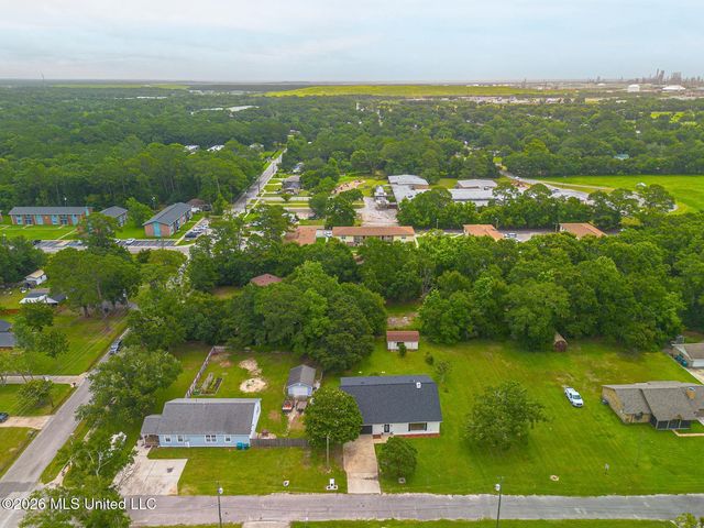2616 Gina Street, Pascagoula, MS 39581
