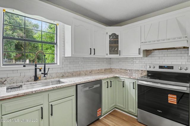 2616 Gina Street, Pascagoula, MS 39581