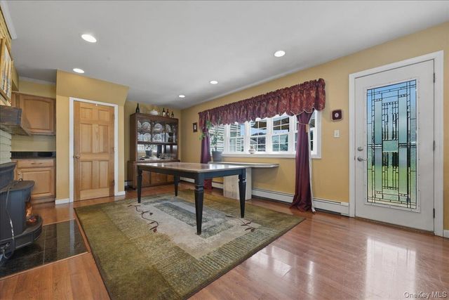 30 Universe Drive, Levittown, NY 11756