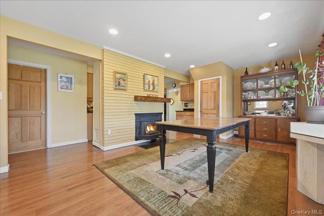 30 Universe Drive, Levittown, NY 11756