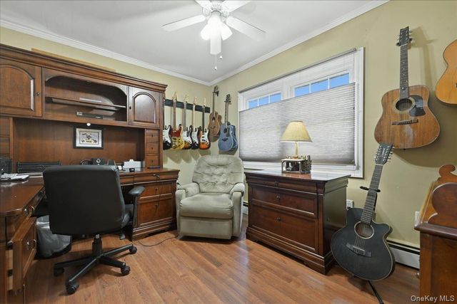 30 Universe Drive, Levittown, NY 11756